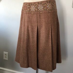 Beautiful pleated tweed skirt w/intricate detail